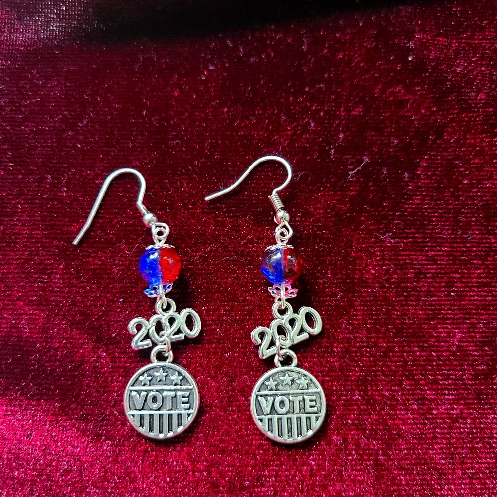 Vote earrings elections 2020 America usa poll